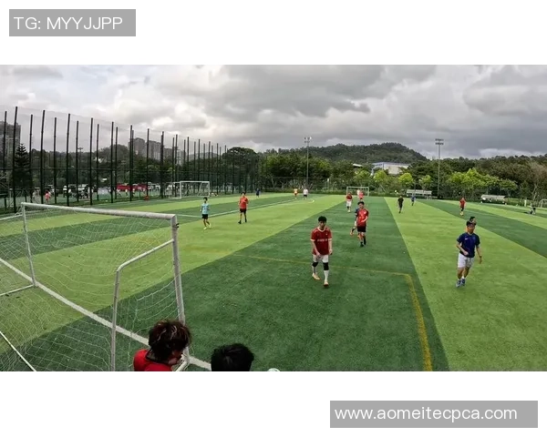 深圳足球队在足球团队协作排行榜中荣获第五名的佳绩引发关注 深圳足球队在足球团队协作排行榜中荣获第五名的佳绩引发关注